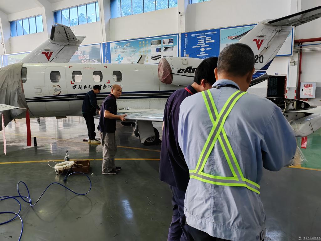 https://news.cafuc.edu.cn/__local/A/0D/65/4FF7B36DC3C094005053324F9F9_322E1B28_1AE5A.jpg